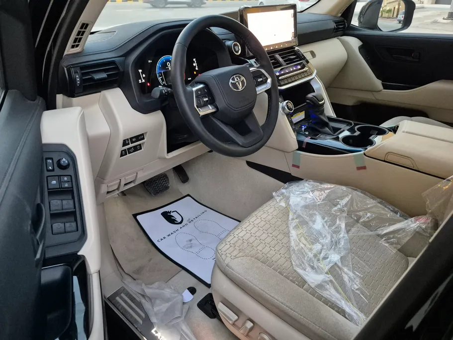 تويوتا لاندكروزر GXR3 2025 