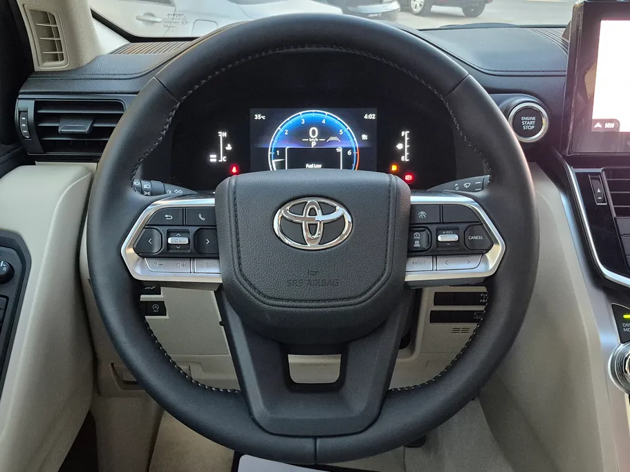 تويوتا لاندكروزر GXR3 2025 