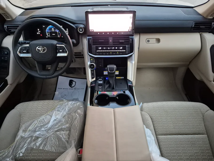 تويوتا لاندكروزر GXR3 2025 