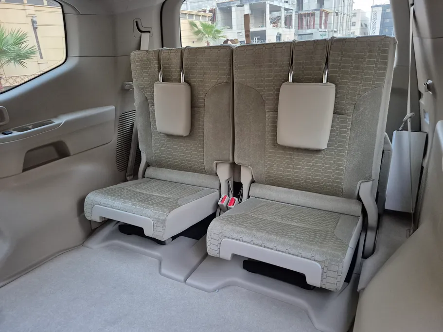 تويوتا لاندكروزر GXR3 2025 