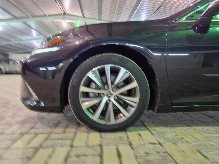 2019 Lexus ES 300 H 