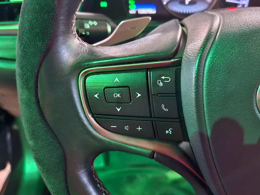 2019 Lexus ES 300 H 