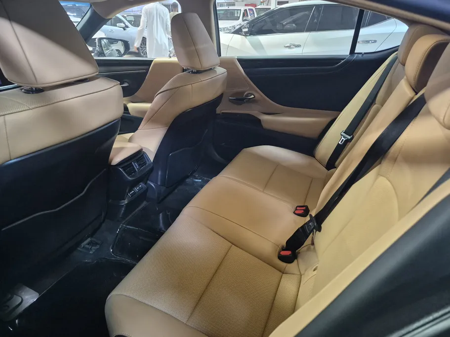 لكزس ES 350 STD 2023 