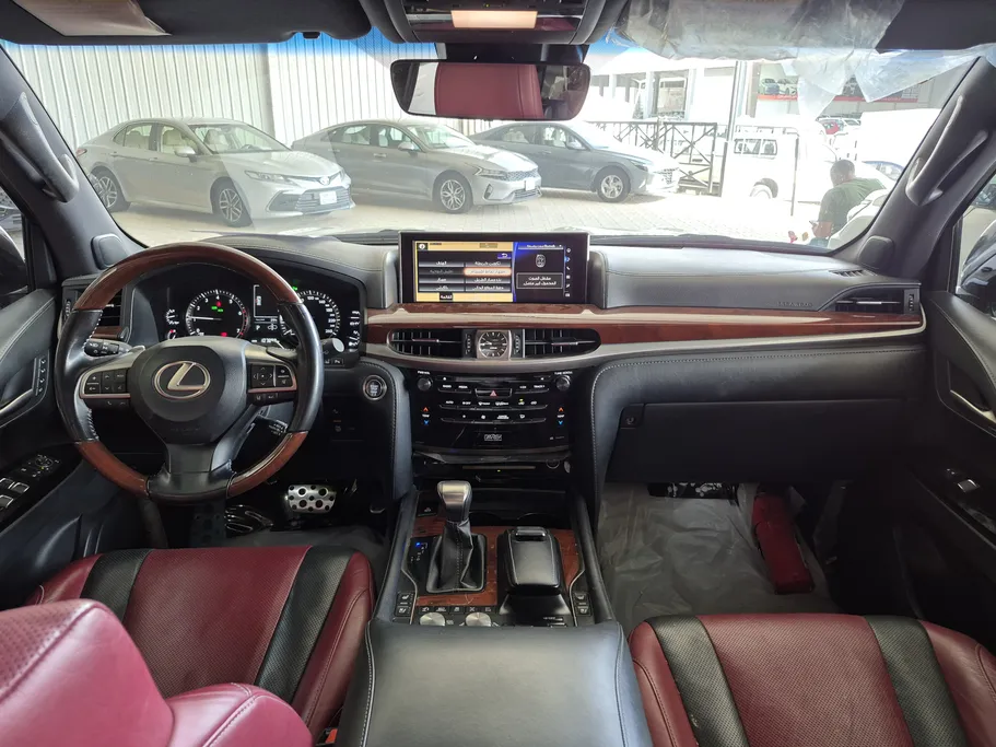 لكزس LX 570 S 2021 