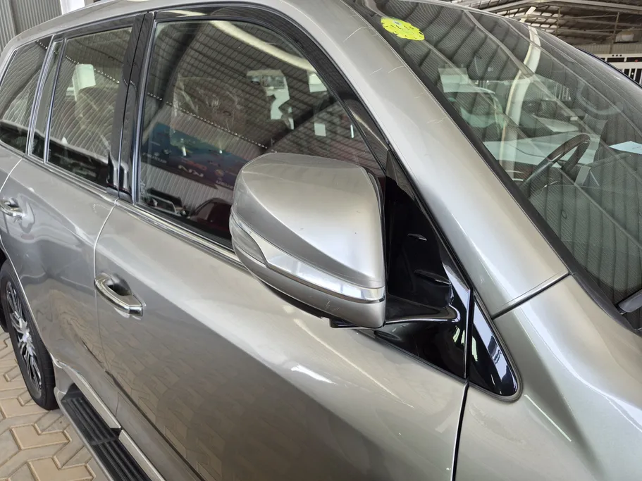 لكزس LX 570 S 2021 