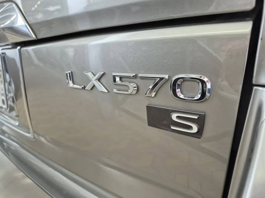 لكزس LX 570 S 2021 