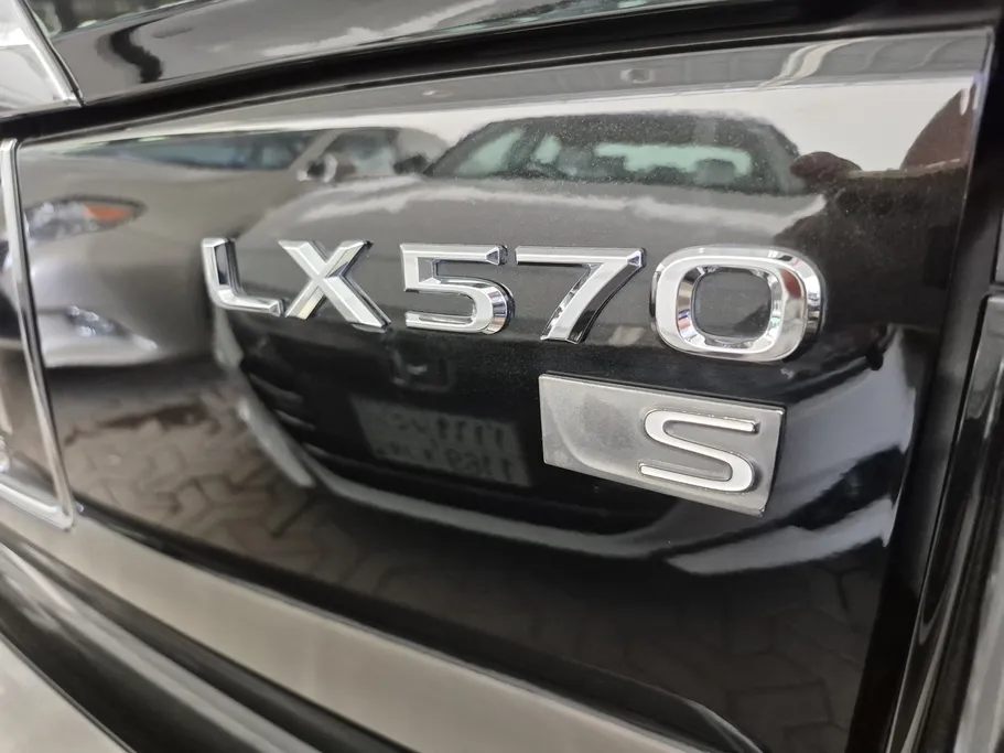 لكزس LX 570 S 2020 