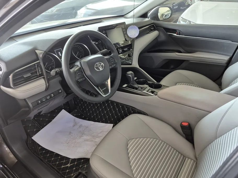 2022 Toyota Camry  SE 