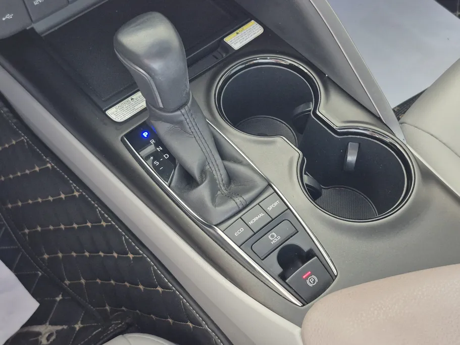 2022 Toyota Camry  SE 