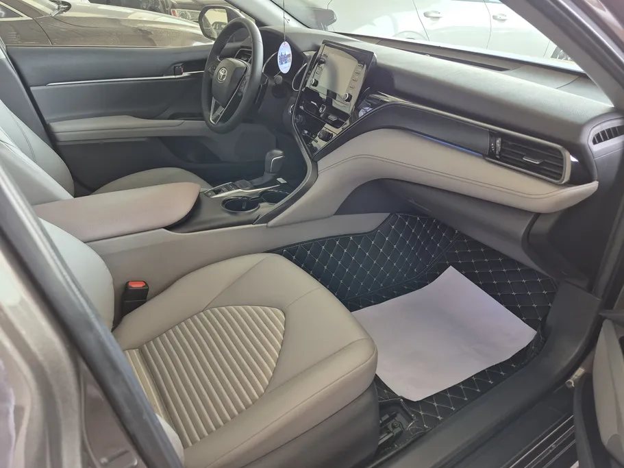 2022 Toyota Camry  SE 