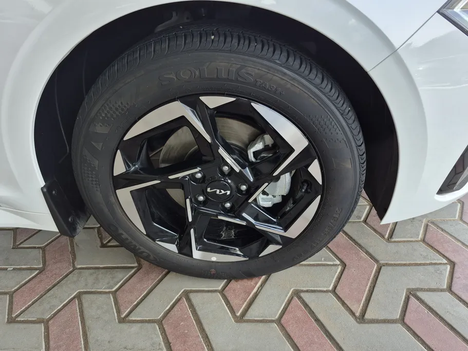 2025 Kia K5 LX2 