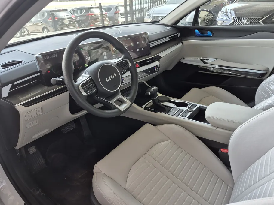 2025 Kia K5 LX2 