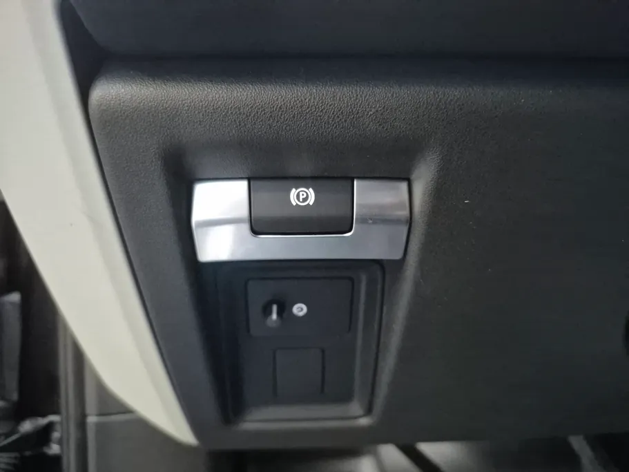 2022 Range Rover Defender P400 