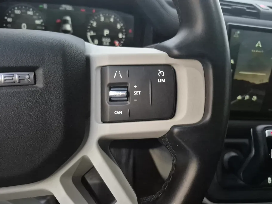 2022 Range Rover Defender P400 