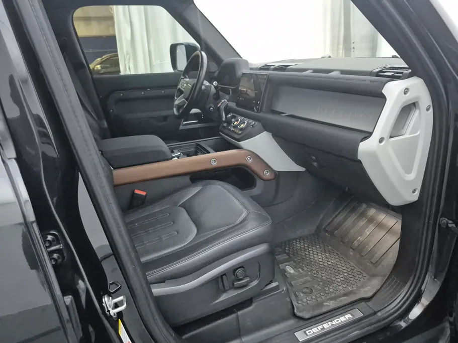 2022 Range Rover Defender P400 