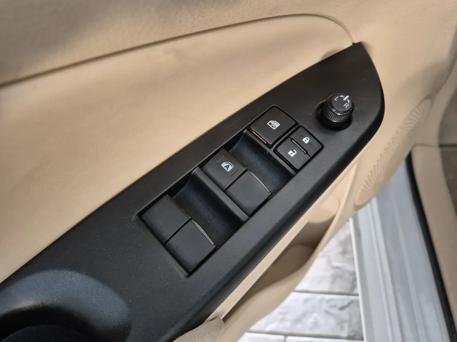 2022 Toyota Yaris  Y 