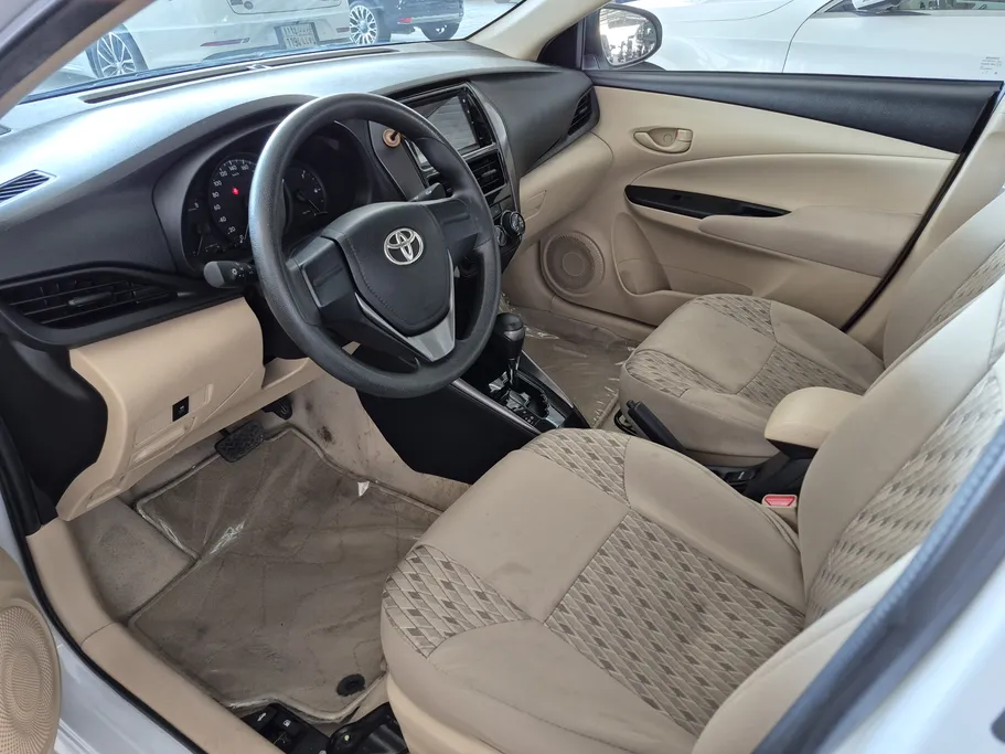 2022 Toyota Yaris  Y 