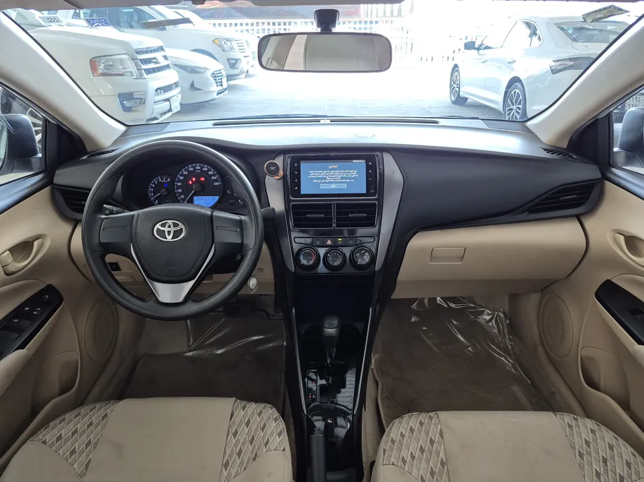 2022 Toyota Yaris  Y 