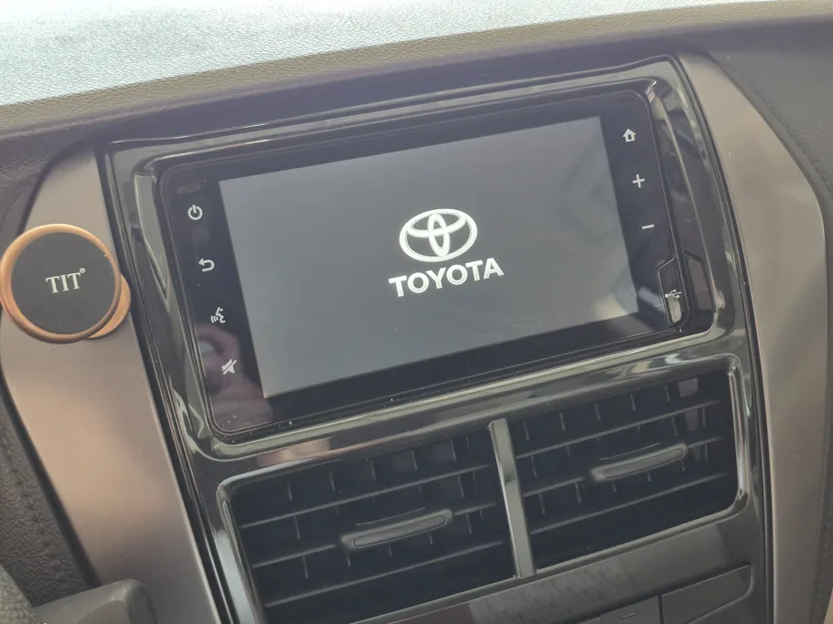 2022 Toyota Yaris  Y 