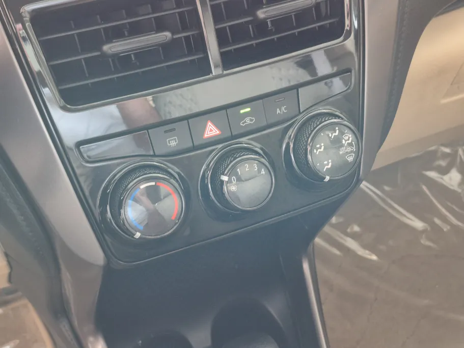 2022 Toyota Yaris  Y 
