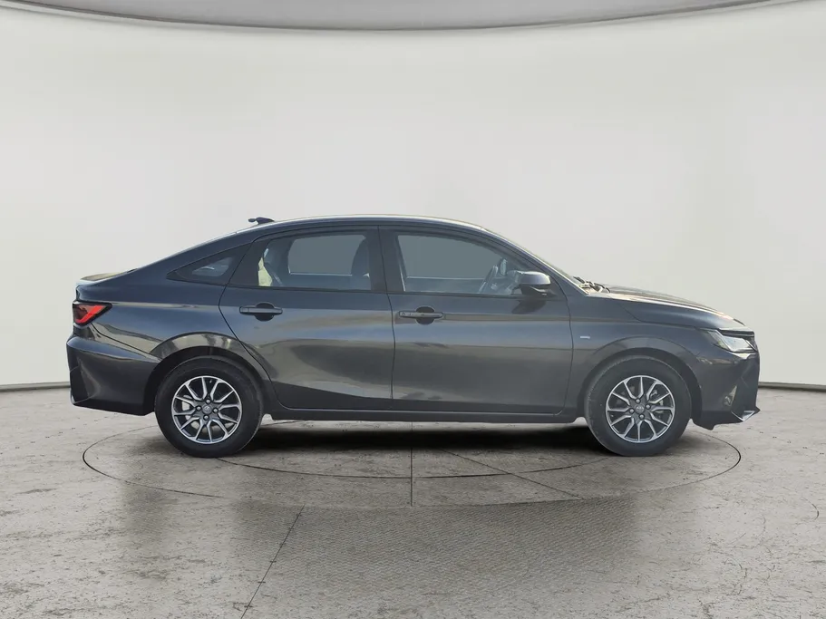 2023 Toyota Yaris  Y 