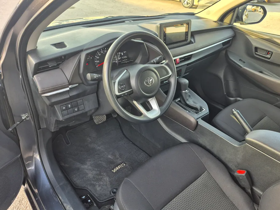 2023 Toyota Yaris  Y 