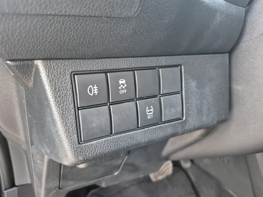 2023 Toyota Yaris  Y 