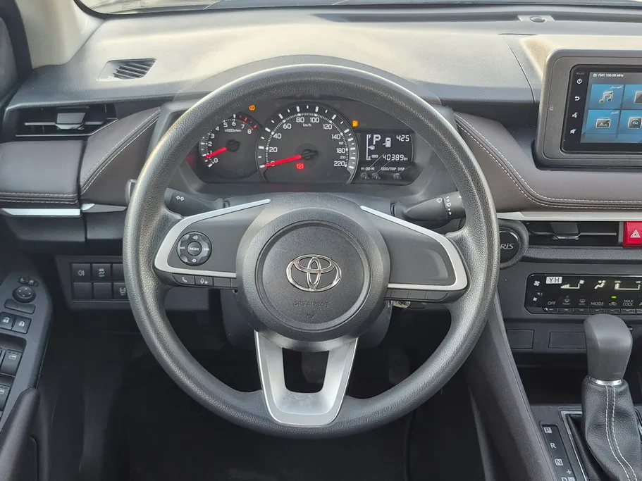 2023 Toyota Yaris  Y 