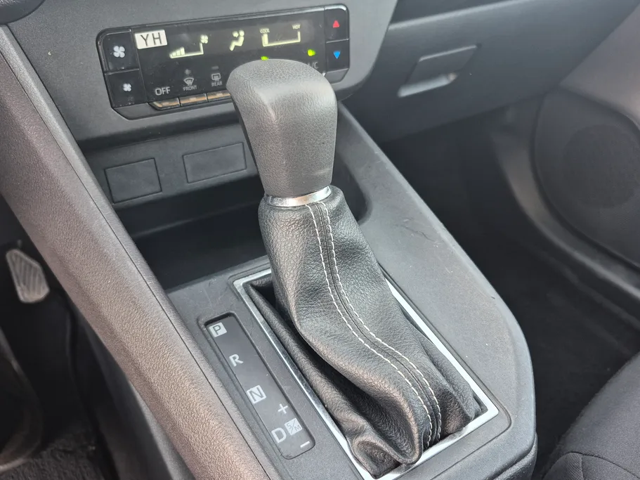 2023 Toyota Yaris  Y 