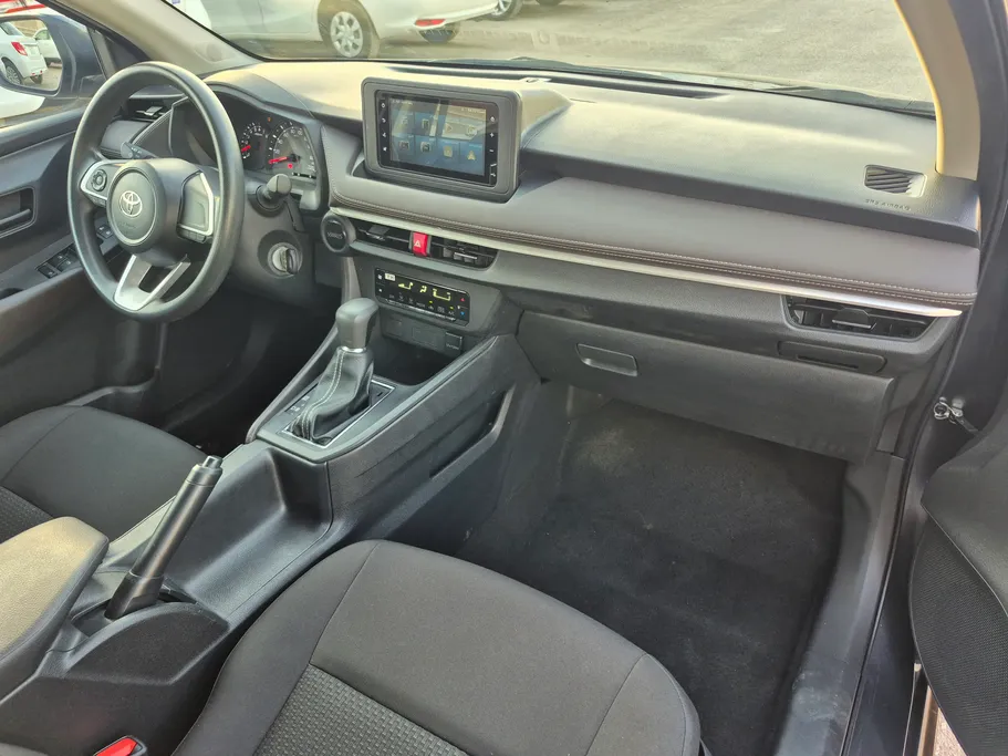 2023 Toyota Yaris  Y 