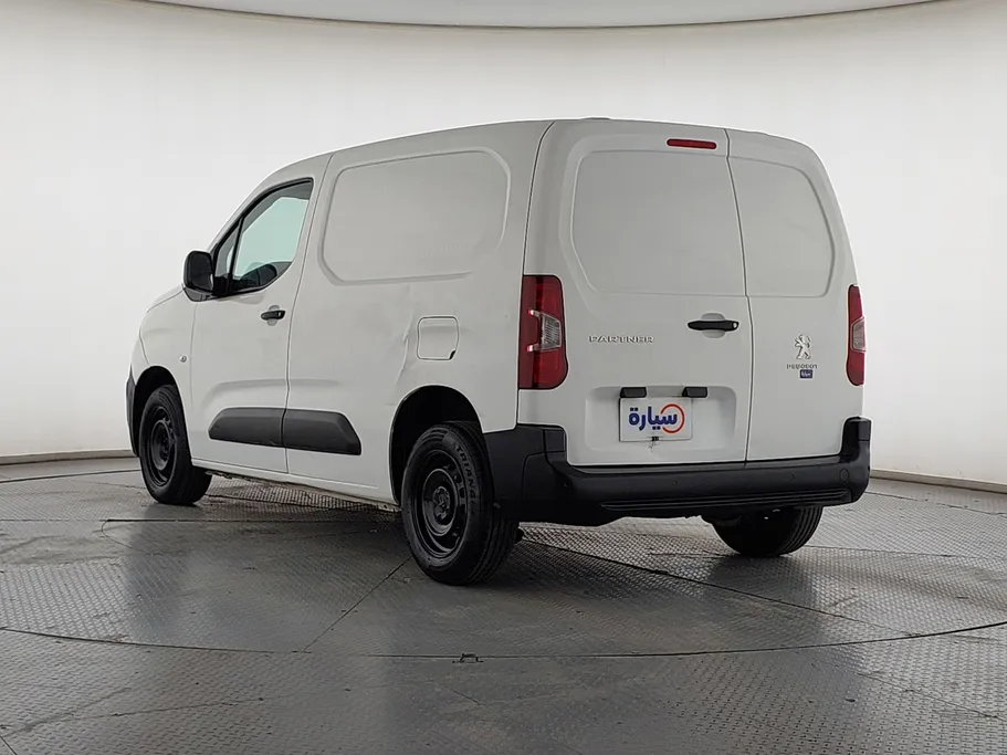 2023 Peugeot Partner Short van 