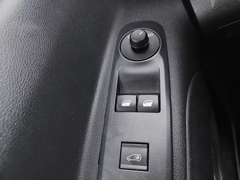 2023 Peugeot Partner Short van 
