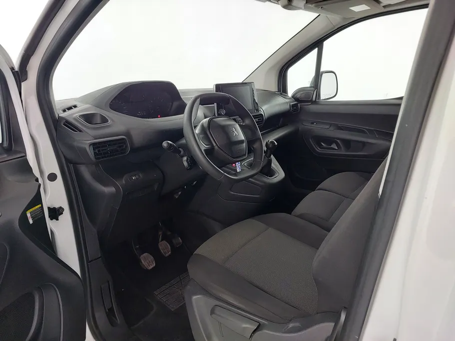 2023 Peugeot Partner Short van 