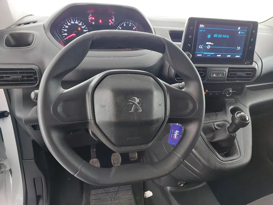 2023 Peugeot Partner Short van 