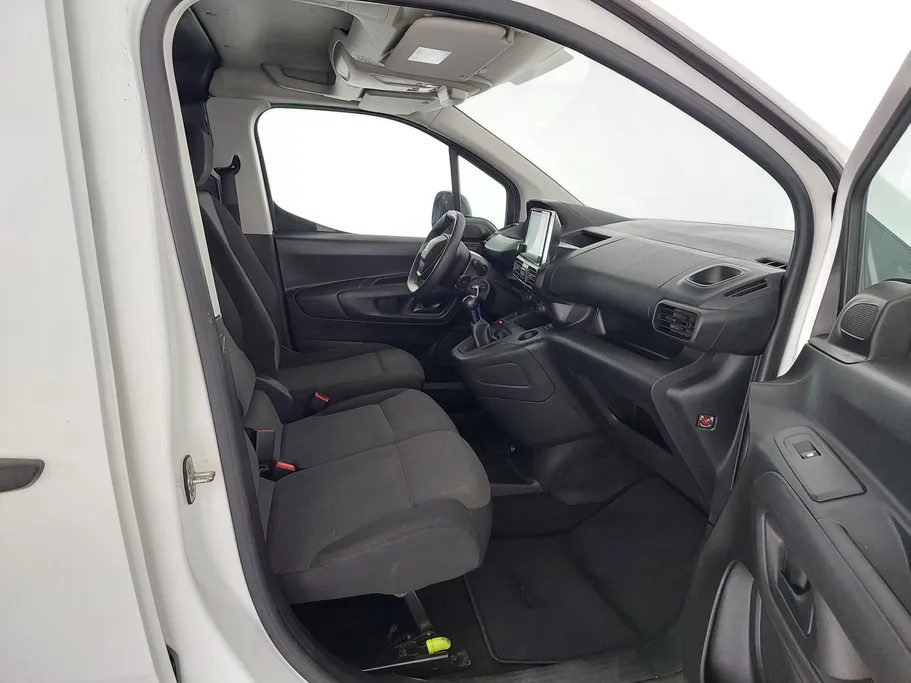 2023 Peugeot Partner Short van 
