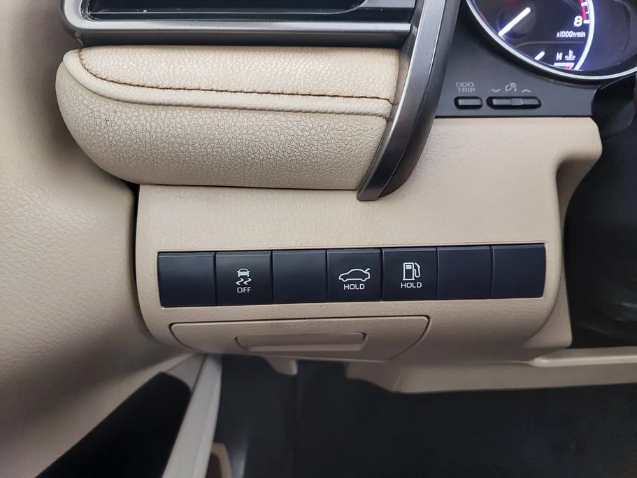 2020 Toyota Camry  LE 