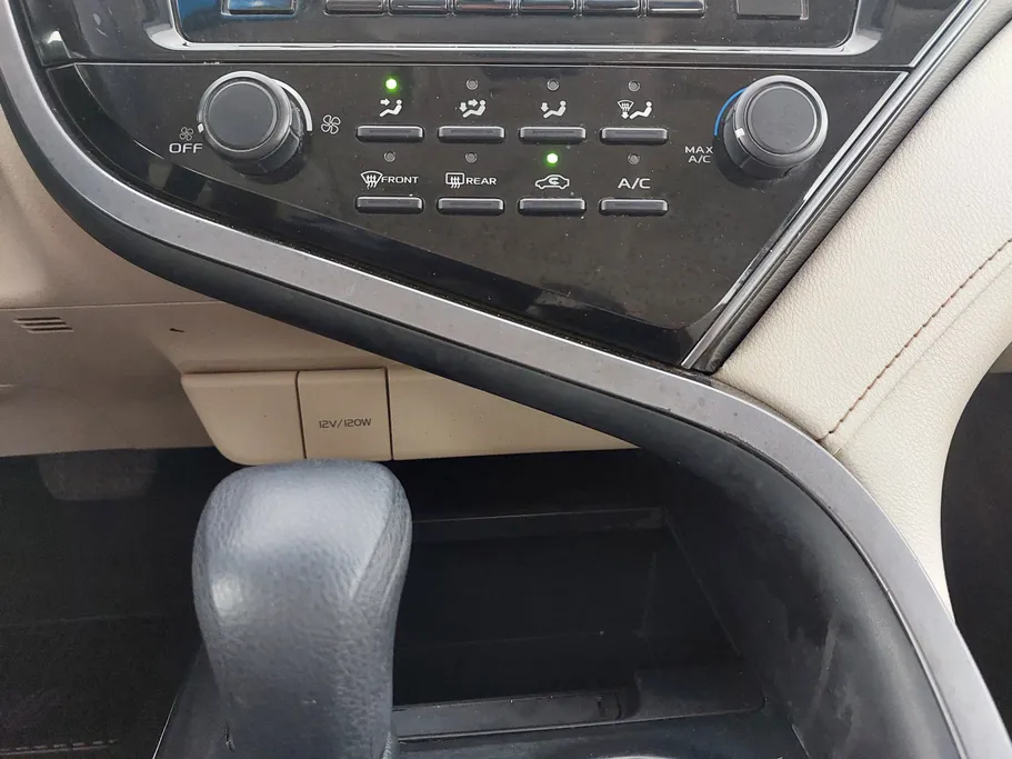 2020 Toyota Camry  LE 