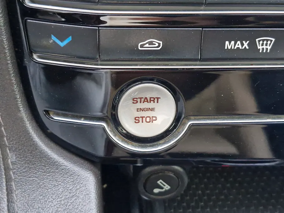 جاغوار F Pace  2019 