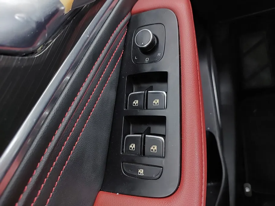 2022 FAW Bestune T33 Premium 