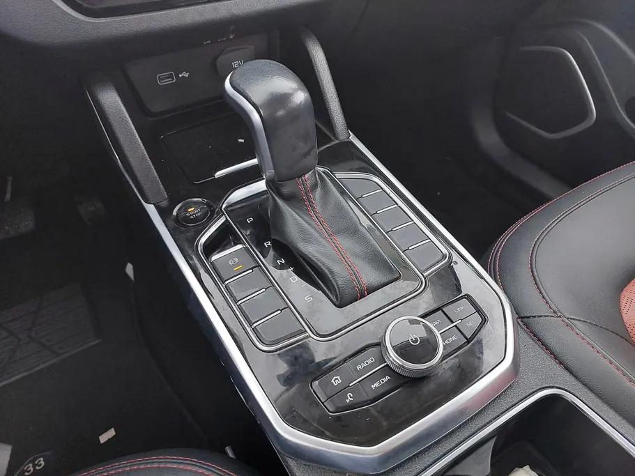 2022 FAW Bestune T33 Premium 