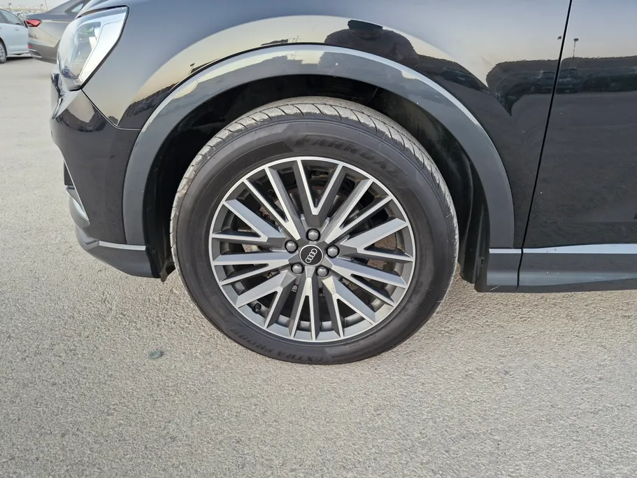 2023 Audi Q3 35 TFSl 