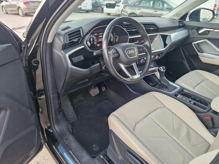 2023 Audi Q3 35 TFSl 