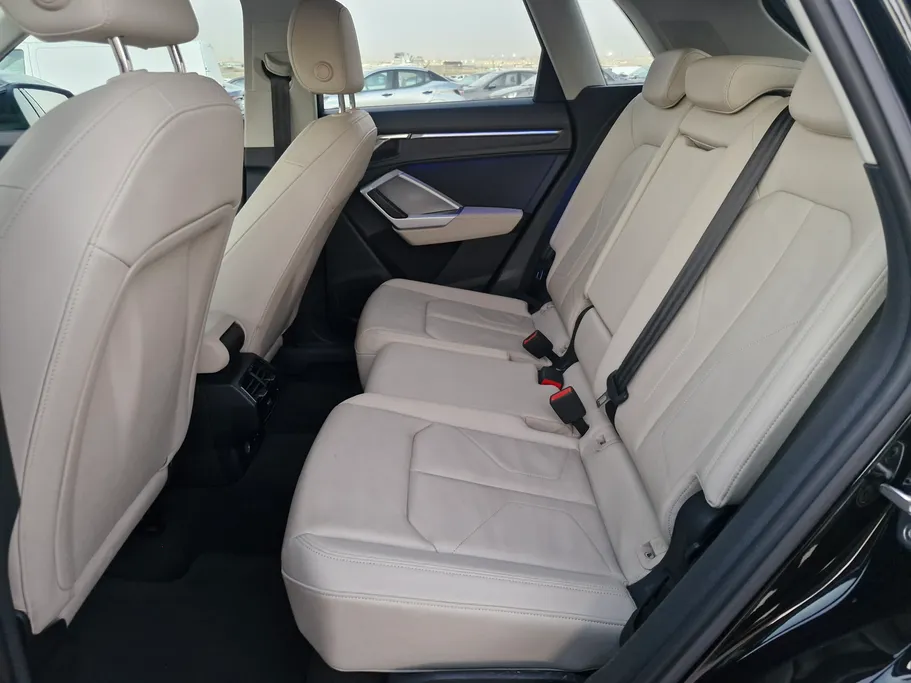 2023 Audi Q3 35 TFSl 