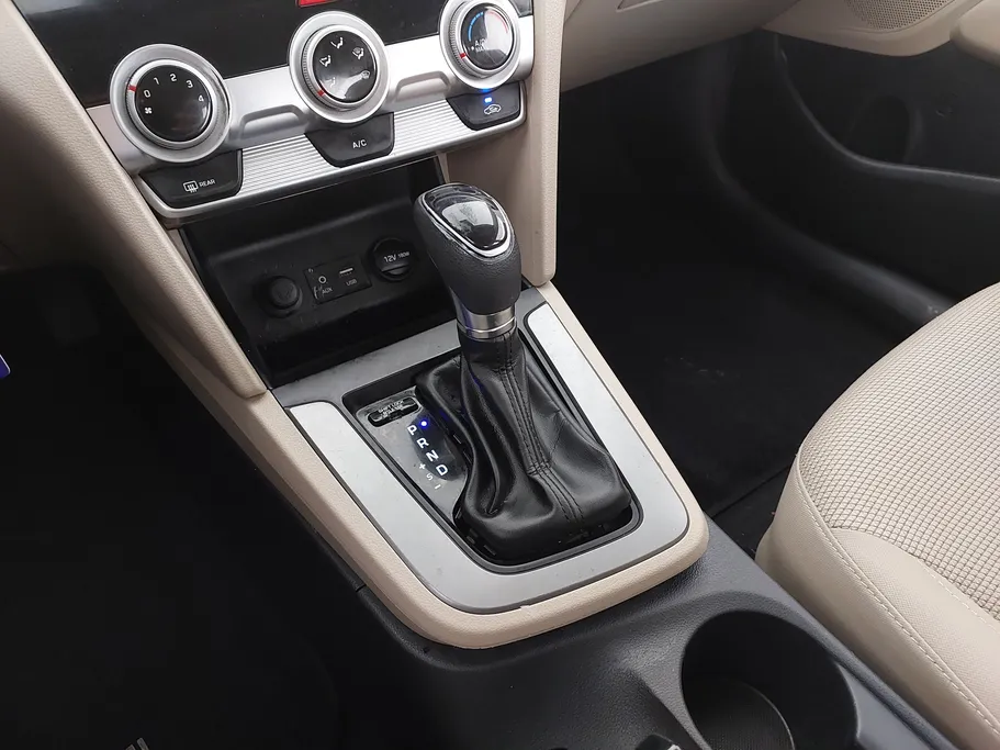 2019 Hyundai Elantra GL 