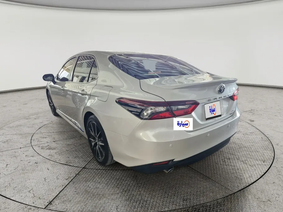2022 Toyota Camry  GLE HEV  