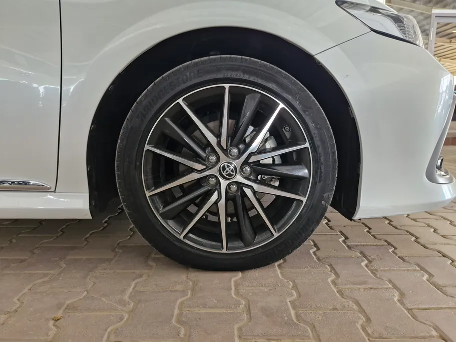 2022 Toyota Camry  GLE HEV  