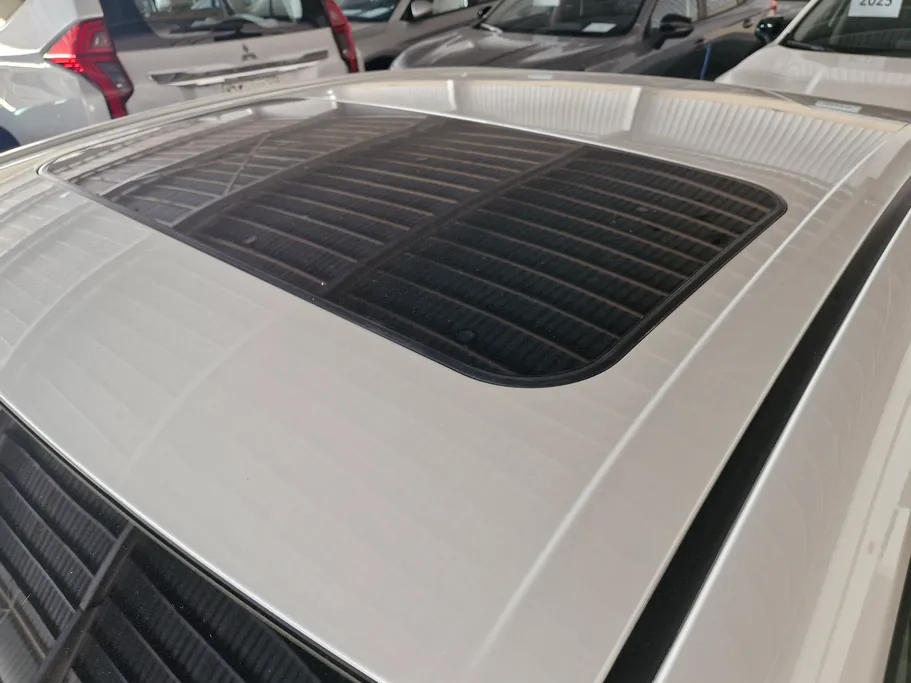 2022 Toyota Camry  GLE HEV  