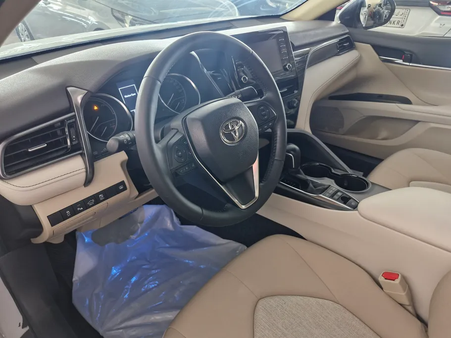 2022 Toyota Camry  GLE HEV  