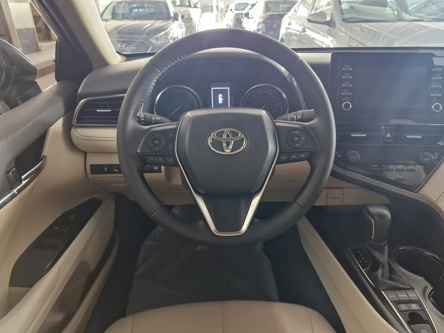 2022 Toyota Camry  GLE HEV  