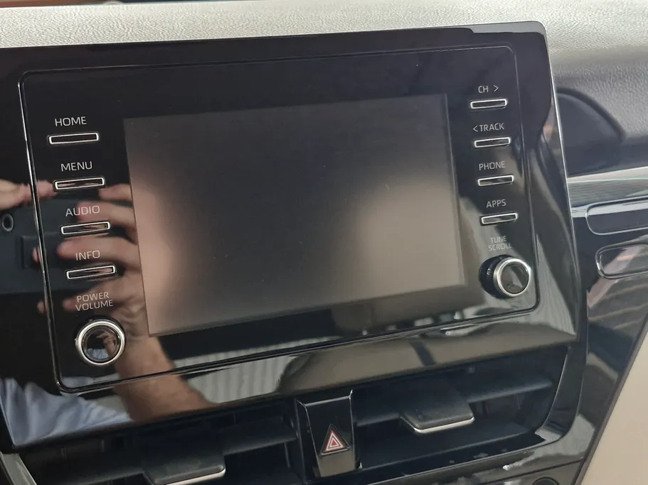 2022 Toyota Camry  GLE HEV  